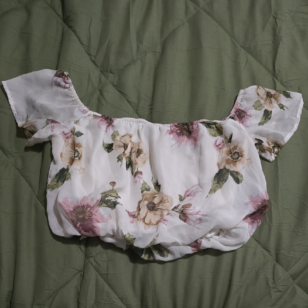 Windsor White Puff Sleeve Crop Blouse